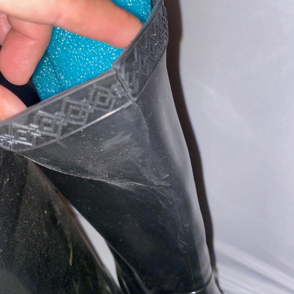 New Women's UGG SIENNA RAIN BOOTS shinny black with flaw - Picture 8 of 8